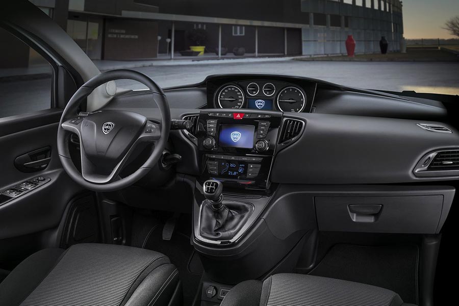 https://autogreeknews.gr/wp-content/uploads/2019/07/Lancia-Ypsilon-3.jpg
