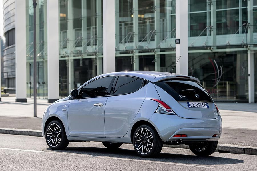https://autogreeknews.gr/wp-content/uploads/2019/07/Lancia-Ypsilon-4.jpg