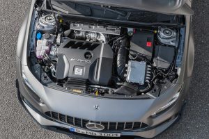 Mercedes-AMG-CLA-45-(4)