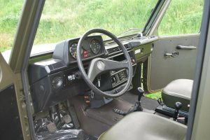 Mercedes-Benz-G-Class-250GD-(5)