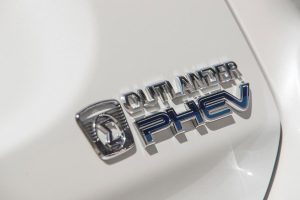 Mitsubishi-Outlander-PHEV-(13)