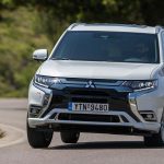 Mitsubishi-Outlander-PHEV-(16)