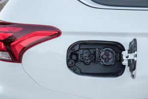 Mitsubishi-Outlander-PHEV-(17)