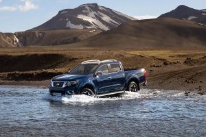 Nissan-Navara-Double-Cab_Blue_Iceland_Dynamic-Offroad-11