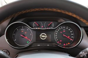 Opel Crossland X 1.5D auto (16)