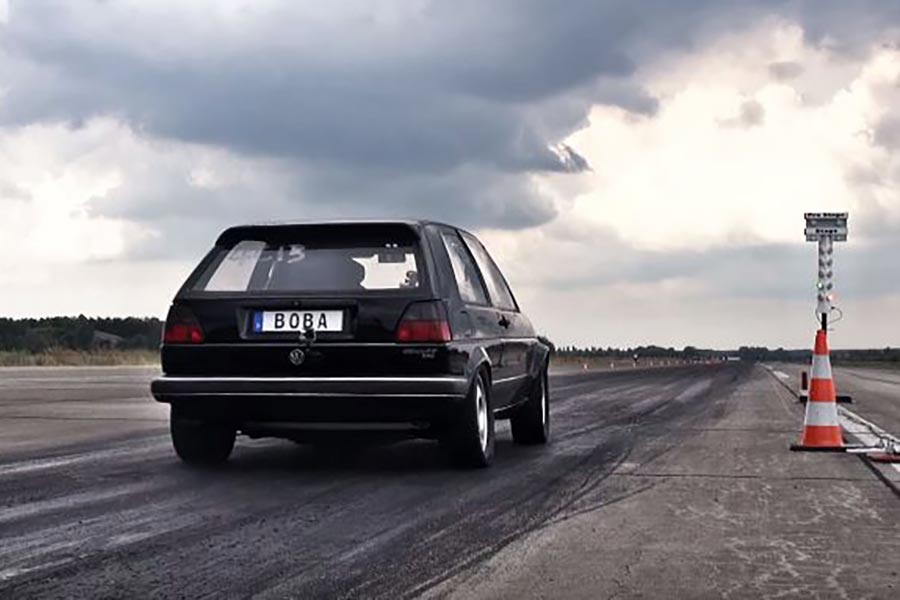VW Golf 36 ετών με 1.200 ίππους απογειώνεται! (+video)