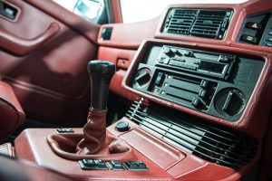 e32f523e-1986-bmw-m5-e28-ex-press-car-10