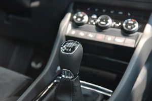 gear-stick-manual-4×4.JPG