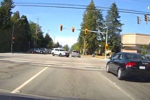 kokkino mprosta se mpatso2