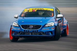 volvo-v40-drift-car-with-bmw-m5-v8-is-just-crazy_2
