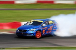 volvo-v40-drift-car-with-bmw-m5-v8-is-just-crazy_5