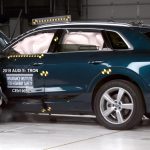 Audi e-tron crash tests IIHS (1)