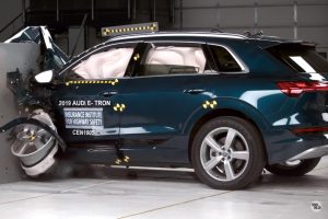 Audi e-tron crash tests IIHS (1)