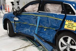 Audi-e-tron-crash-tests-IIHS-(5)