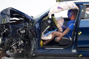 Audi-e-tron-crash-tests-IIHS-(8)
