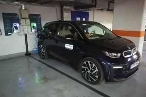 BMW i3 charging