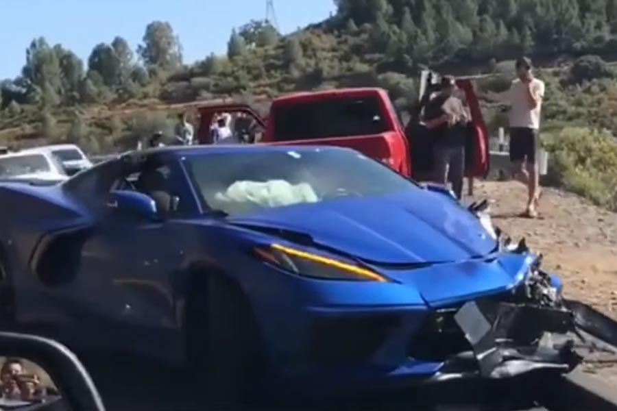 https://autogreeknews.gr/wp-content/uploads/2019/08/Corvette-C8-crash.jpg