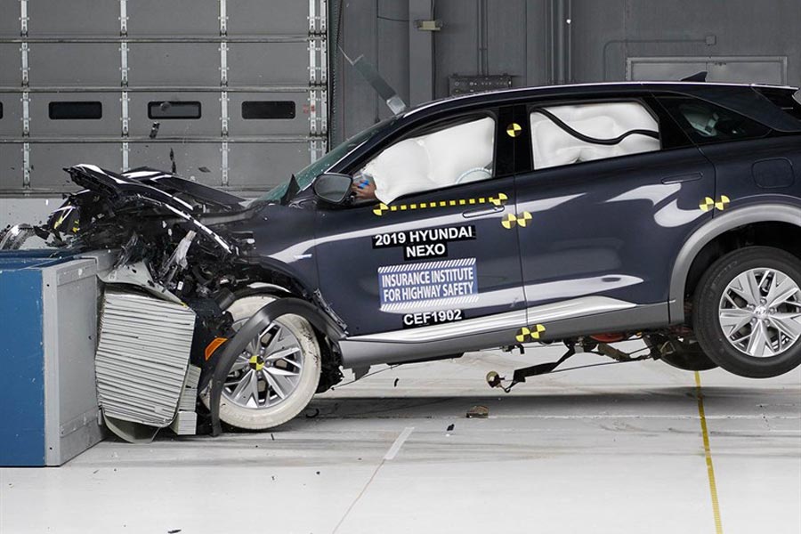 https://autogreeknews.gr/wp-content/uploads/2019/08/Hyundai-Nexo-crash-test-3.jpg