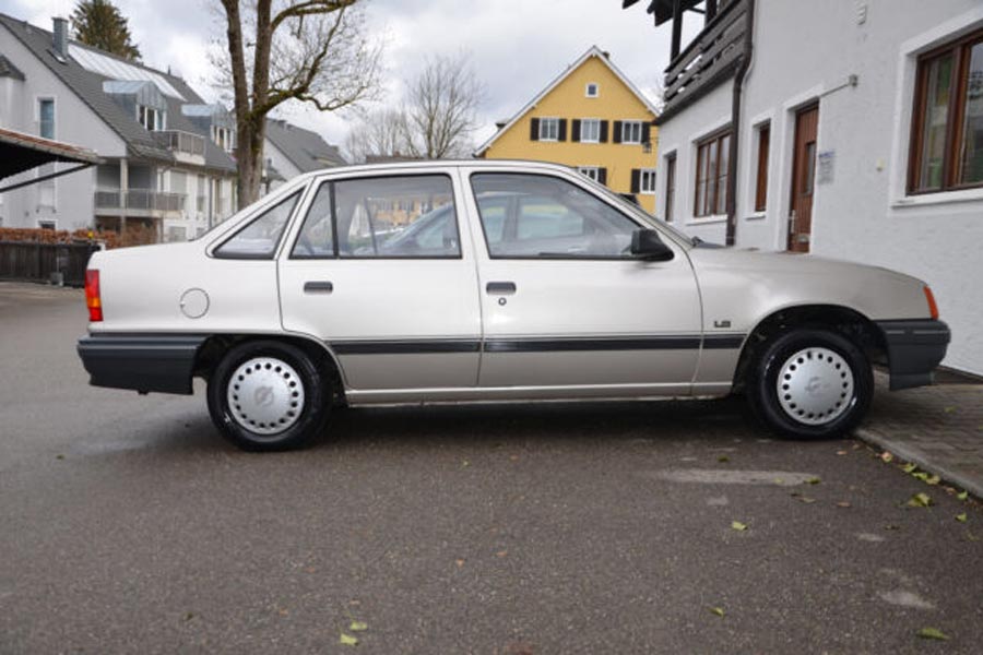 https://autogreeknews.gr/wp-content/uploads/2019/08/Opel-Kadett-1991-3.jpg