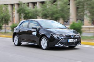 Toyota Corolla Hatchback Hybrid (1)