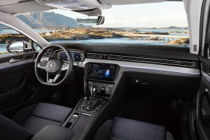 VW-Passat-GTE-(3)
