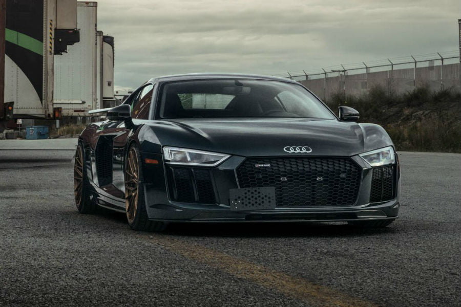 https://autogreeknews.gr/wp-content/uploads/2019/08/audi-r8-zantes3.jpg
