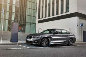 bmw 330e official4