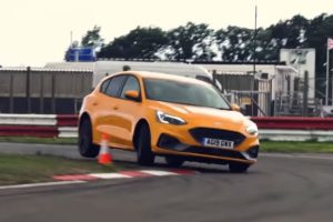 civic type r focus st2