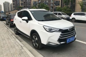 oi kinezoi allazoun3