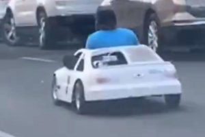 Electric_Car_Driving