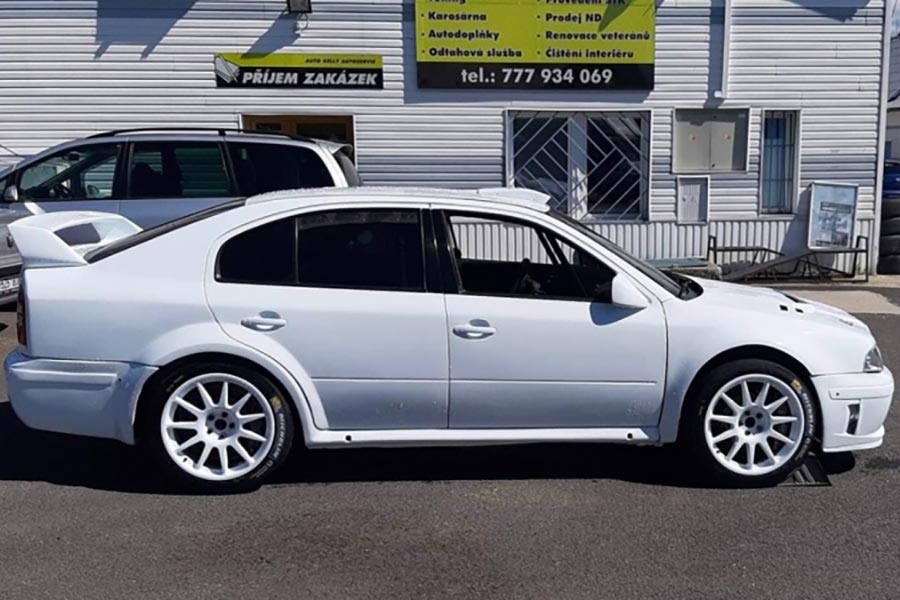 https://autogreeknews.gr/wp-content/uploads/2019/09/Skoda_Octavia_WRC_4.jpg