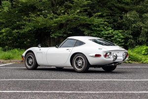 Toyota-2000GT-(2)