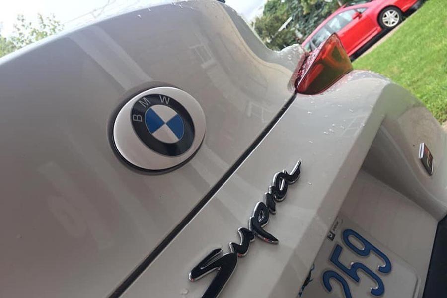 https://autogreeknews.gr/wp-content/uploads/2019/09/Toyota-Supra-BMW-Badges-2.jpg