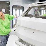 skoda-brush-process-paint-shop-employee
