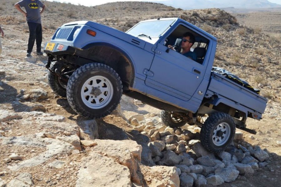 https://autogreeknews.gr/wp-content/uploads/2019/09/suzuki-jimny-pickup3.jpg