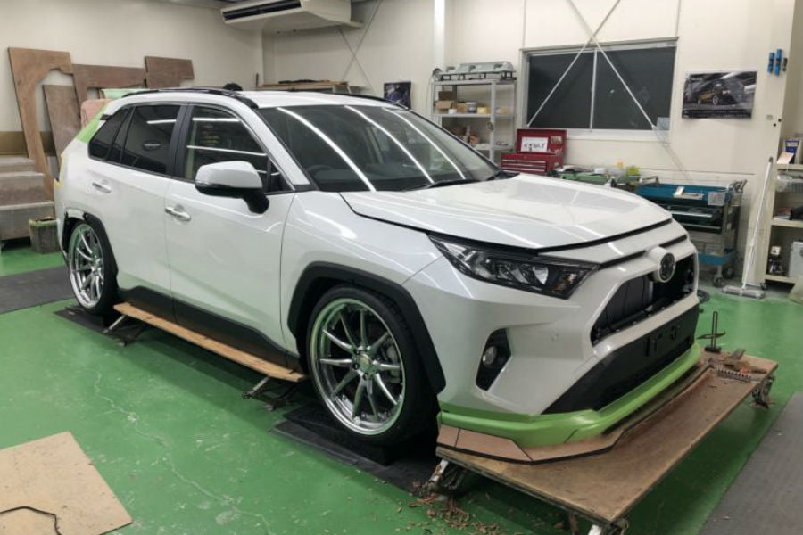 https://autogreeknews.gr/wp-content/uploads/2019/09/toyota-rav4-veltiwmeno3.jpg