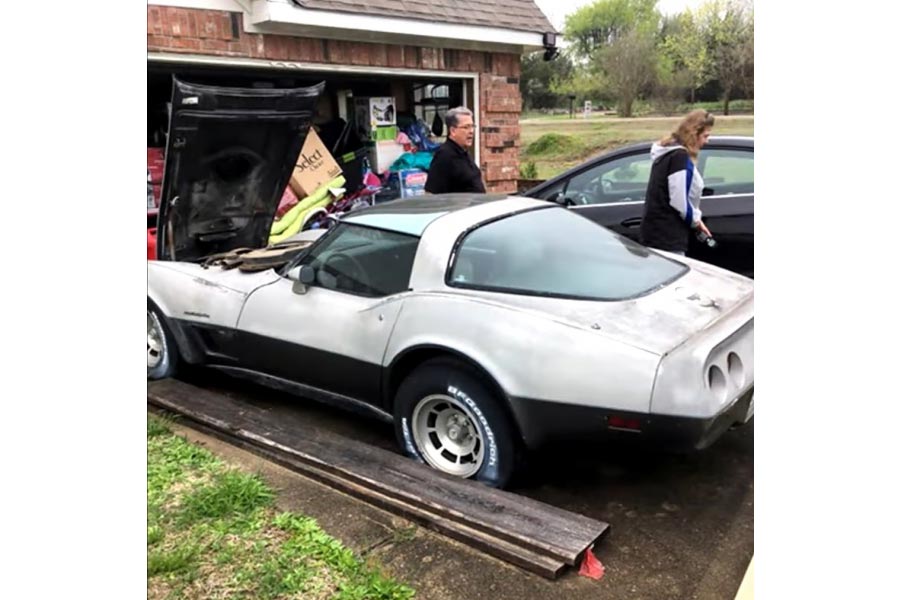 https://autogreeknews.gr/wp-content/uploads/2019/10/Corvette_C3_Restoration_1.jpg
