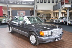Mercedes 560 SE (1)