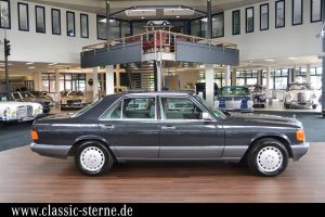 Mercedes 560 SE (9)
