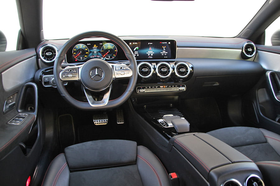 https://autogreeknews.gr/wp-content/uploads/2019/10/Mercedes-CLA-180d-17.jpg