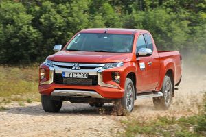 Mitsubishi L200 (1)