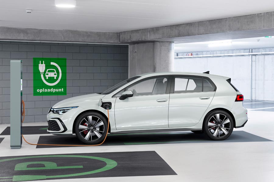 https://autogreeknews.gr/wp-content/uploads/2019/10/NEO-VOLKSWAGEN-GOLF-2019-21.jpg