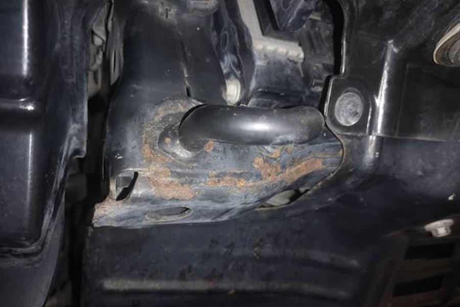 https://autogreeknews.gr/wp-content/uploads/2019/10/Toyota-Hilux-rust-10.jpg