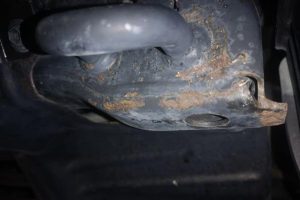 Toyota-Hilux-rust-(3)