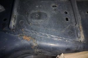Toyota-Hilux-rust-(5)