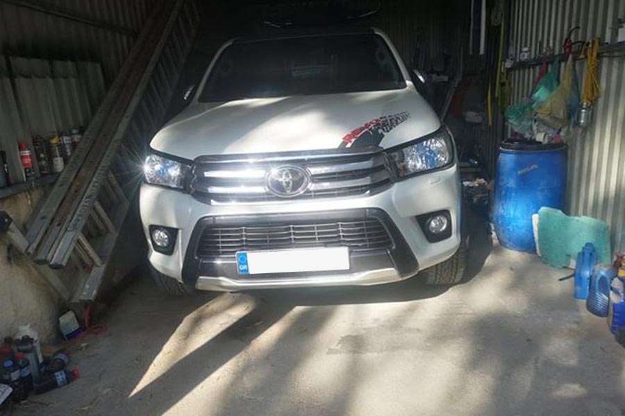 https://autogreeknews.gr/wp-content/uploads/2019/10/Toyota-Hilux-rust-8.jpg