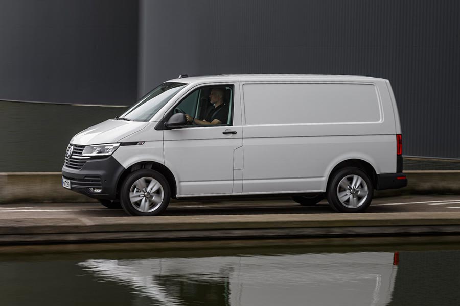 https://autogreeknews.gr/wp-content/uploads/2019/10/VOLKSWAGEN-TRANSPORTER-3.jpg