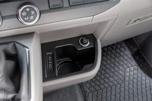 VOLKSWAGEN-TRANSPORTER-(6)