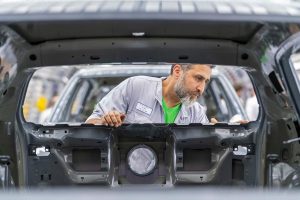 VW-Golf-8-production-(1)