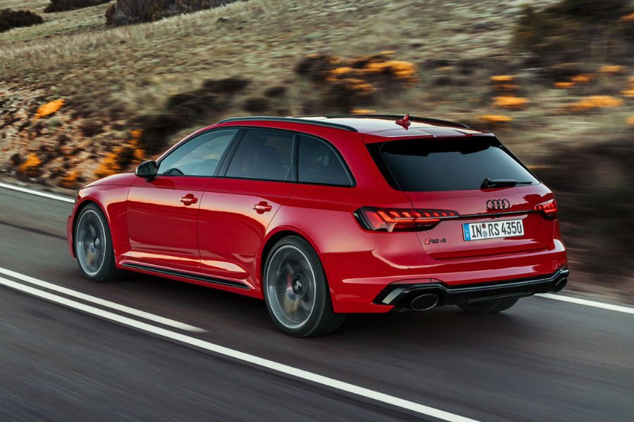 https://autogreeknews.gr/wp-content/uploads/2019/10/audi-rs4-avant3.jpg